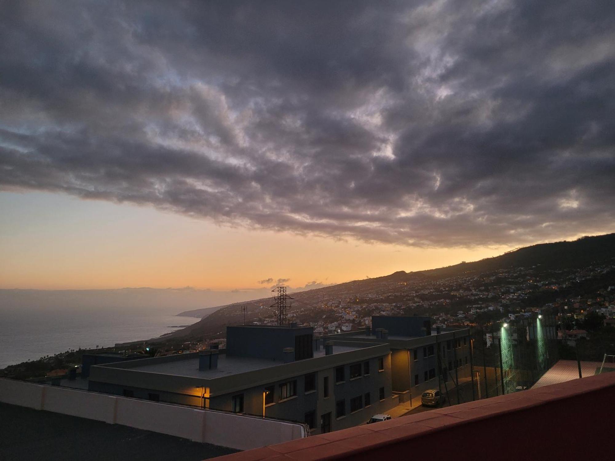 Casa Adora Mit 3 Schlafzimmern, Garten Und Meerblick *